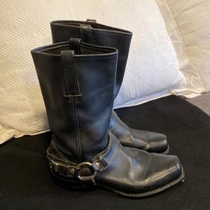 Women’s Frye black leather buckle boots size 10